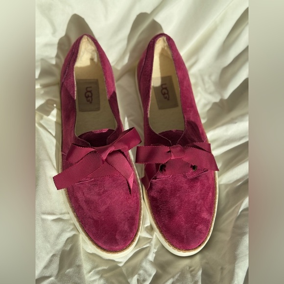 UGG Burgundy Suede Loafers Classic Flats Size 6.5 - Picture 1 of 10